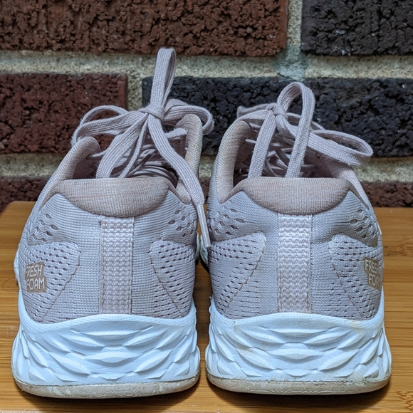 New Balance Women's Pink Fresh Foam Running Shoes Size 7.5 - Picture 4 of 6